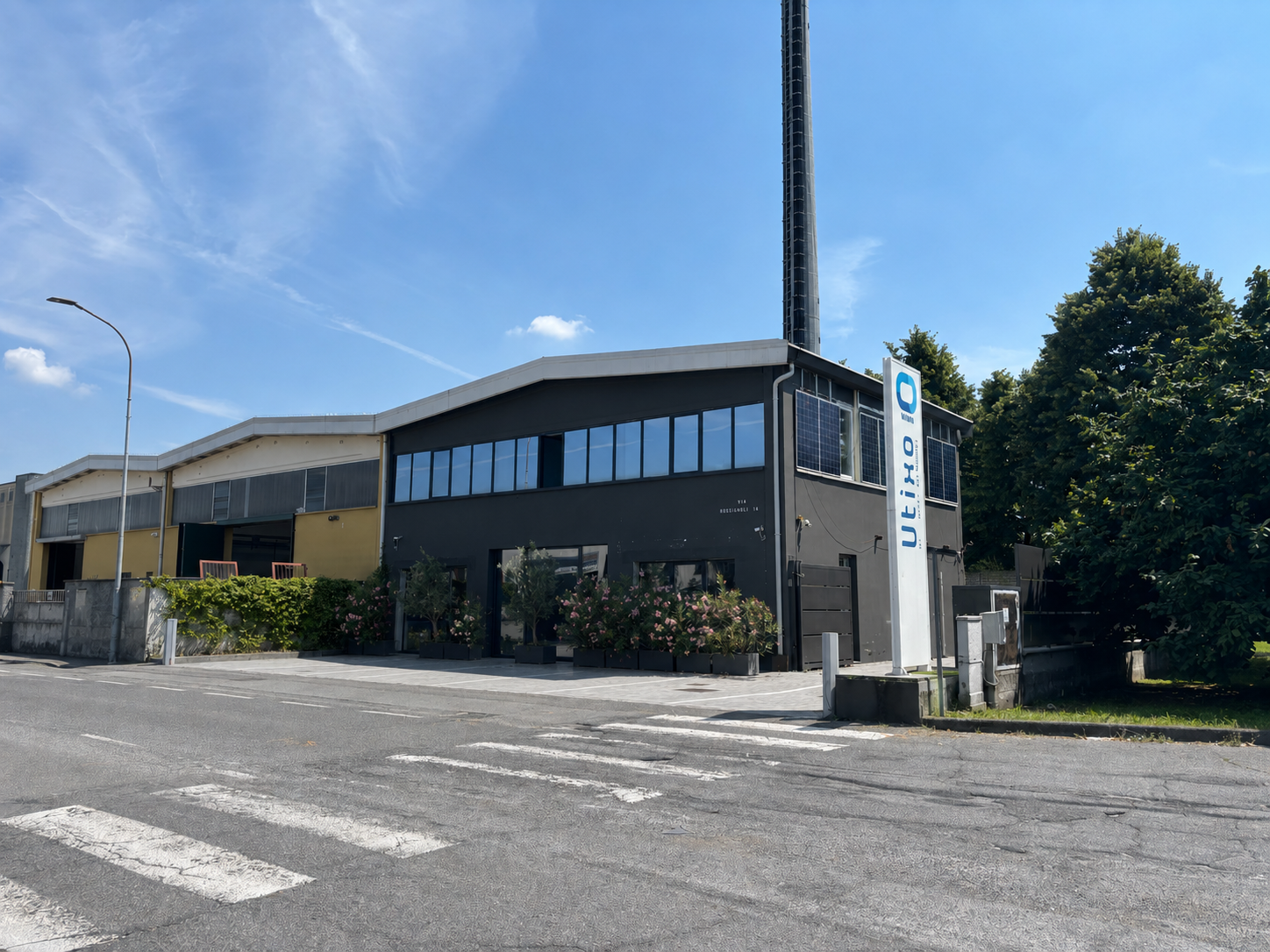Esterno business center Crema